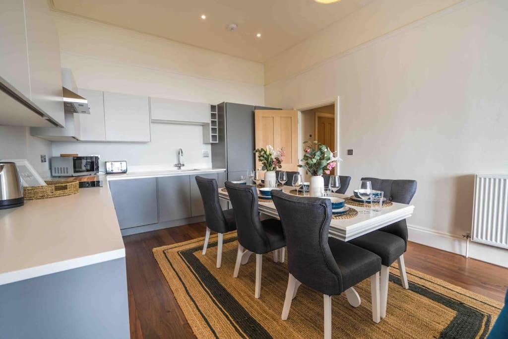 Beautiful Beach Side Apartment Torquay Exteriör bild