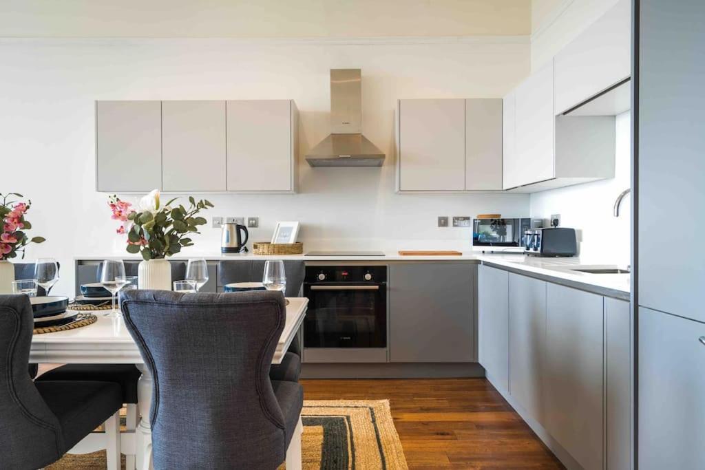 Beautiful Beach Side Apartment Torquay Exteriör bild